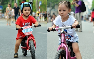 Thích thú chứng kiến cuộc thi của hàng trăm tay đua xe đạp nhí ở Hồ Gươm